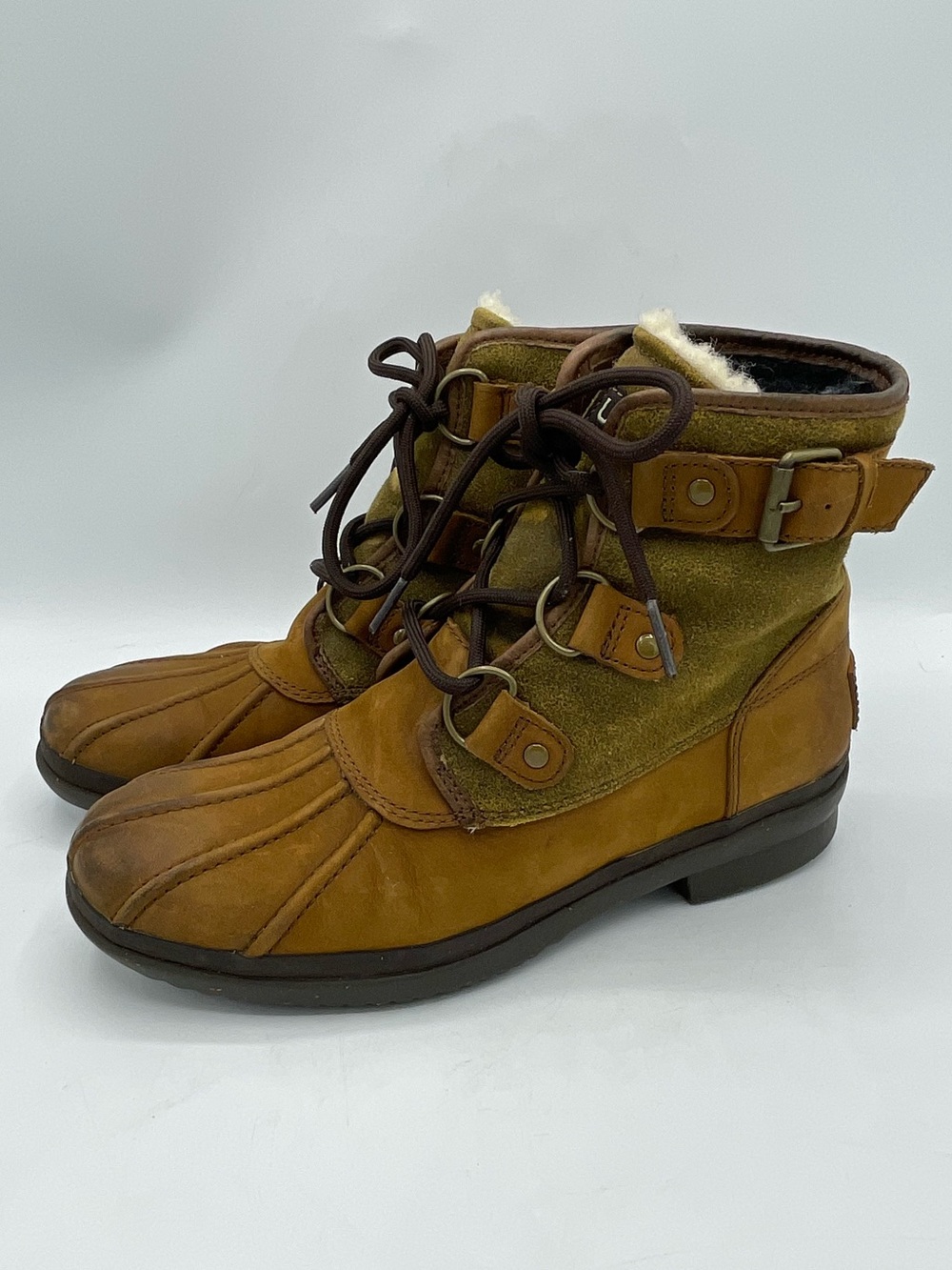 UGG Cecile Cozy Shearling Brown Distressed Leather Lace-Up Winter Duck Boots
